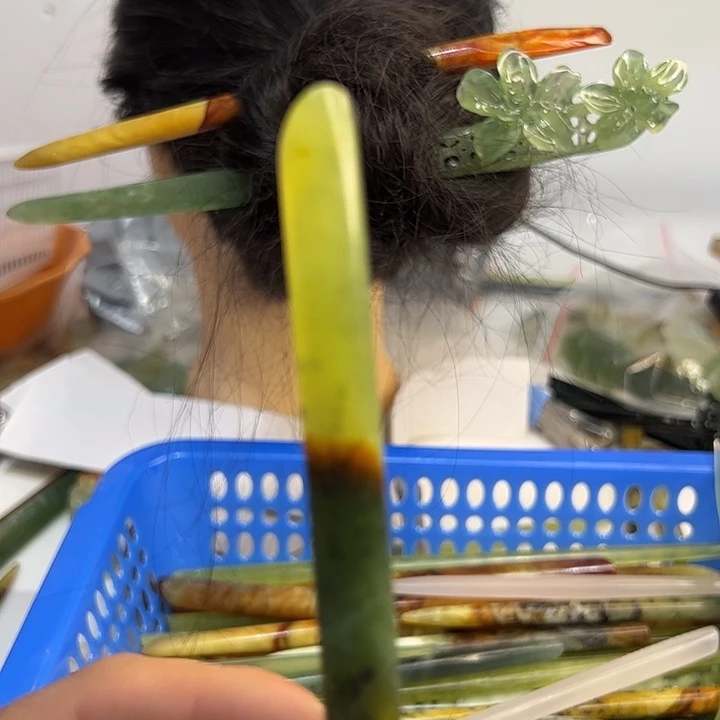蛇纹石玉未镶嵌发饰