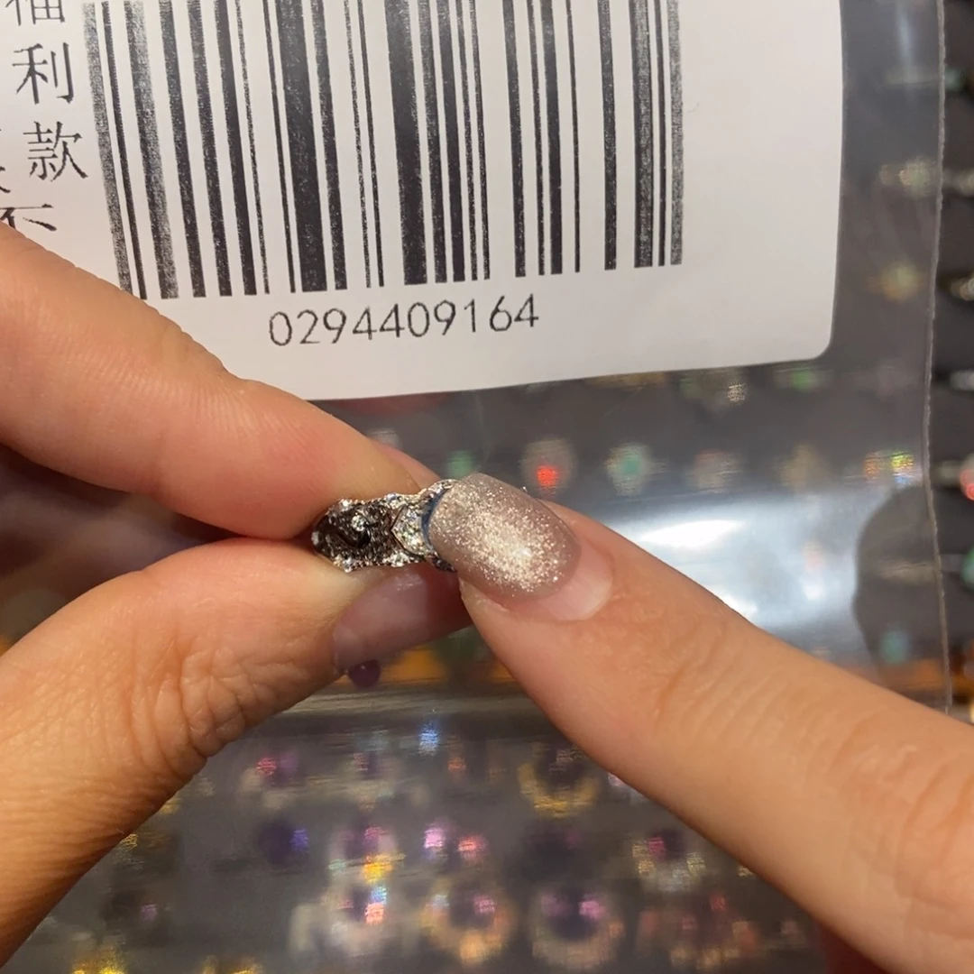 欧泊欧泊戒指银S925镶嵌J****?