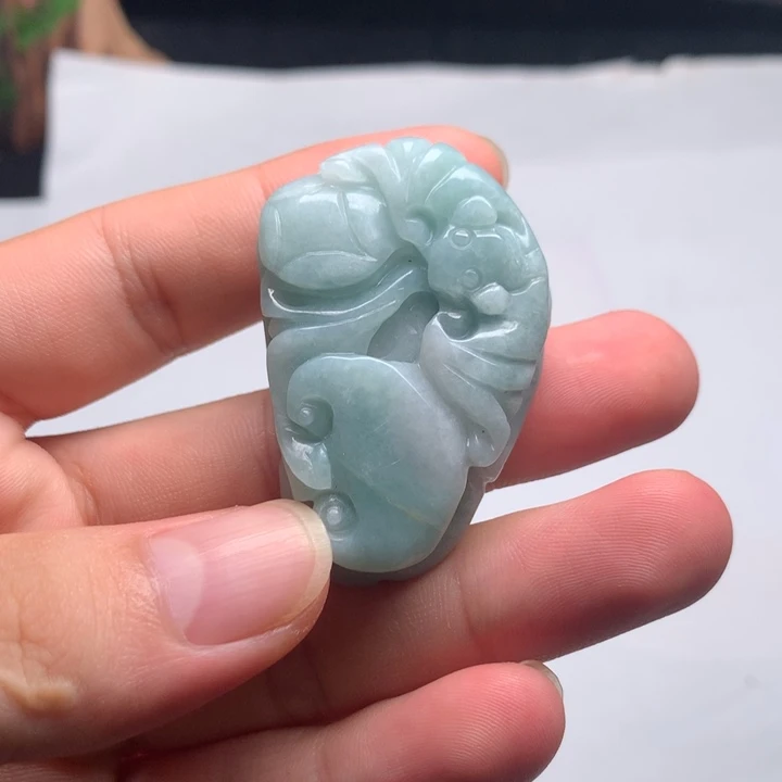 翡翠未镶嵌颈饰叶子2