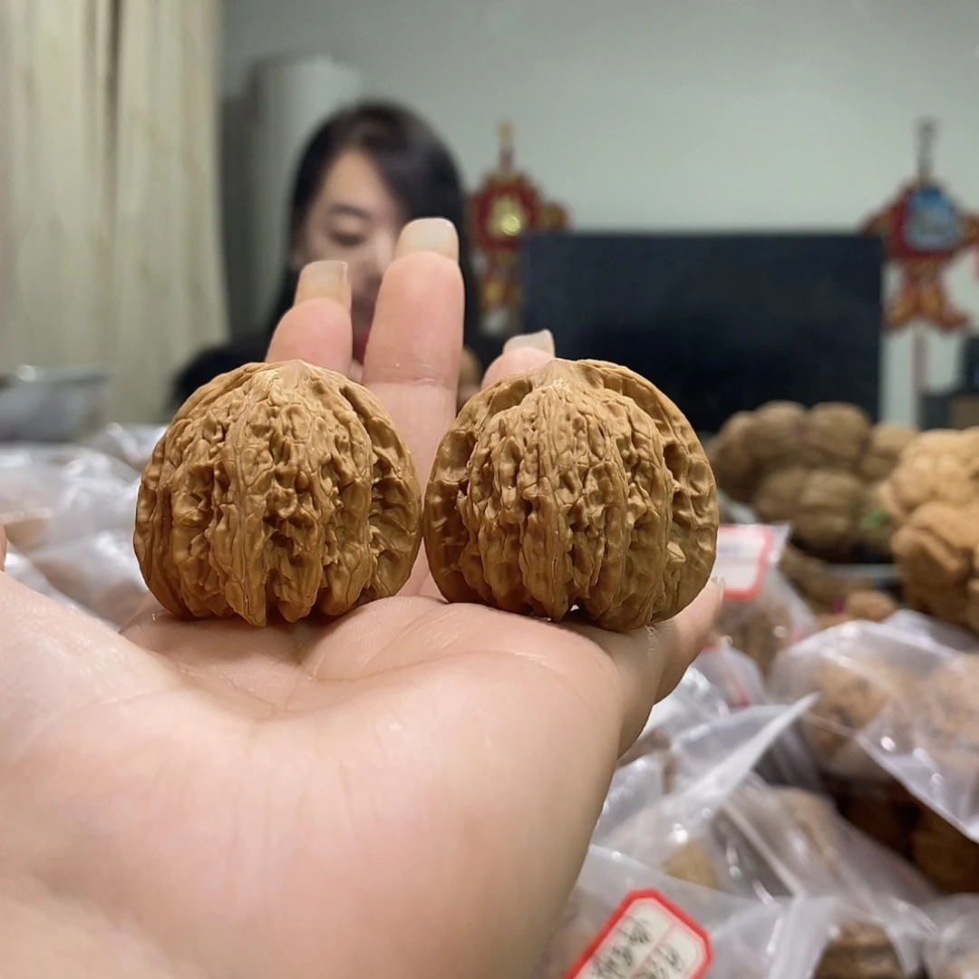 把件文玩核桃37红宝石有水尖