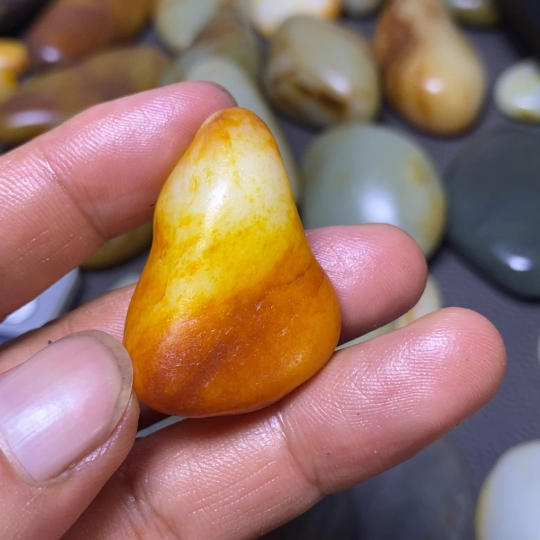 未镶嵌和田玉（糖玉）挂件