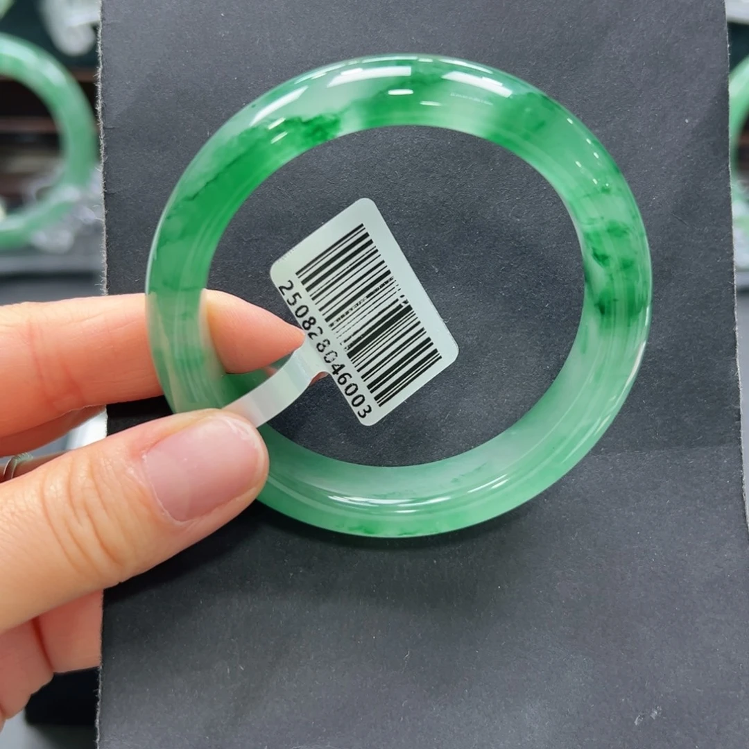 未镶嵌手镯石英质玉