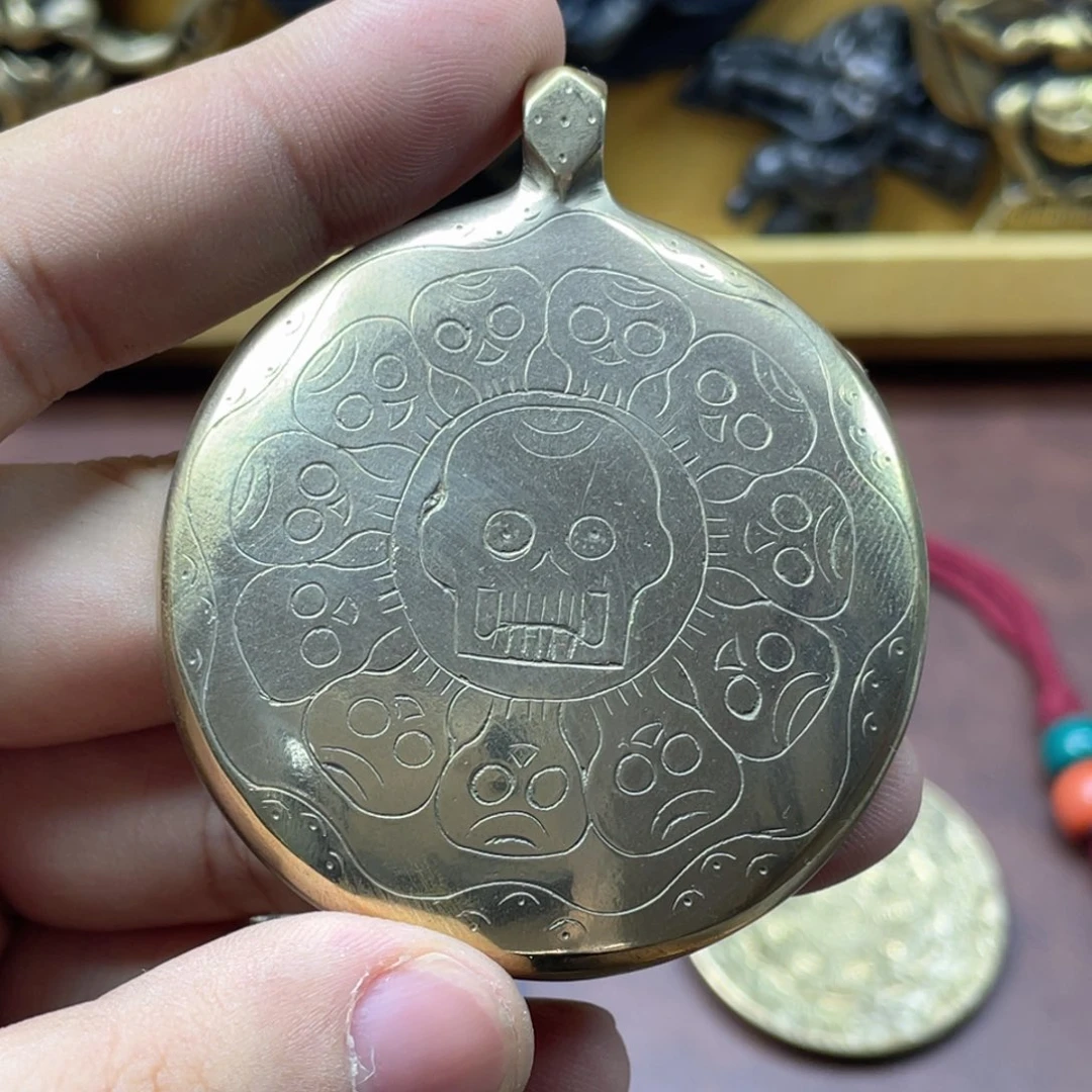 尸陀林雕刻九宫八卦牌