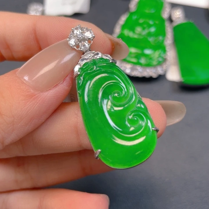 【闪购商品】颈饰银S925镶嵌翡翠翡翠