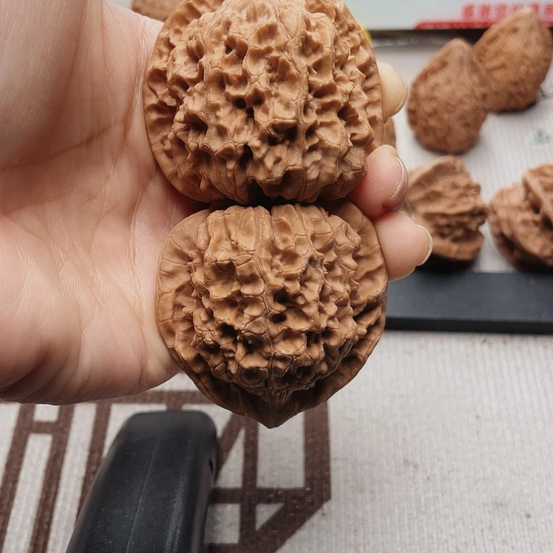 刘*颖官帽和木饰面板是
