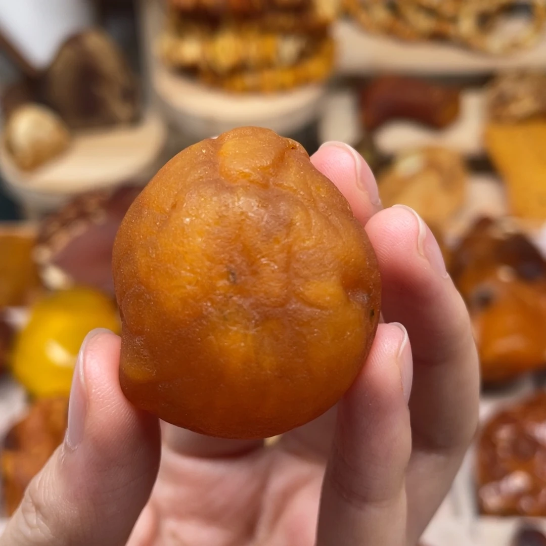 未镶嵌琥珀珠宝奇石