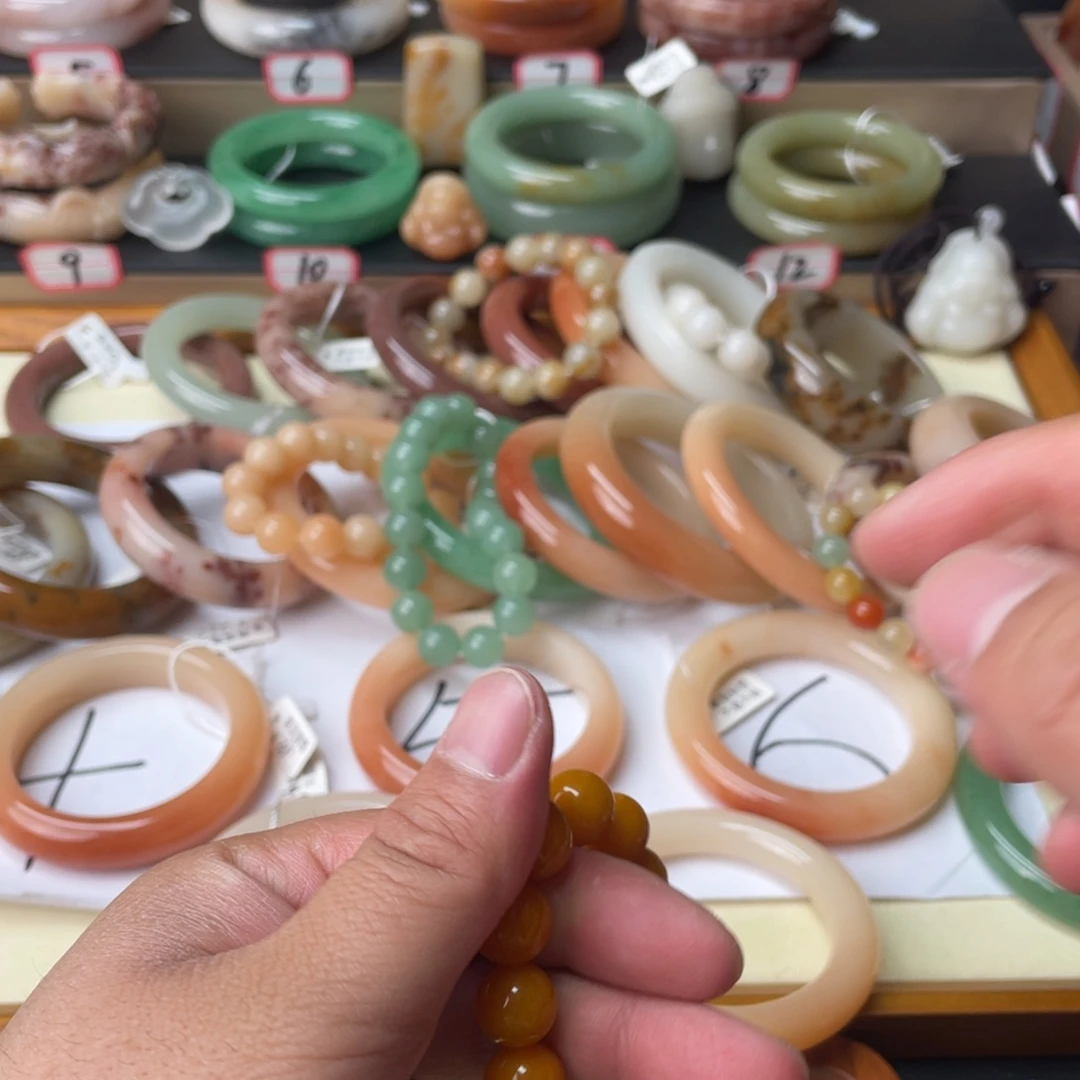 石英质玉未镶嵌手镯