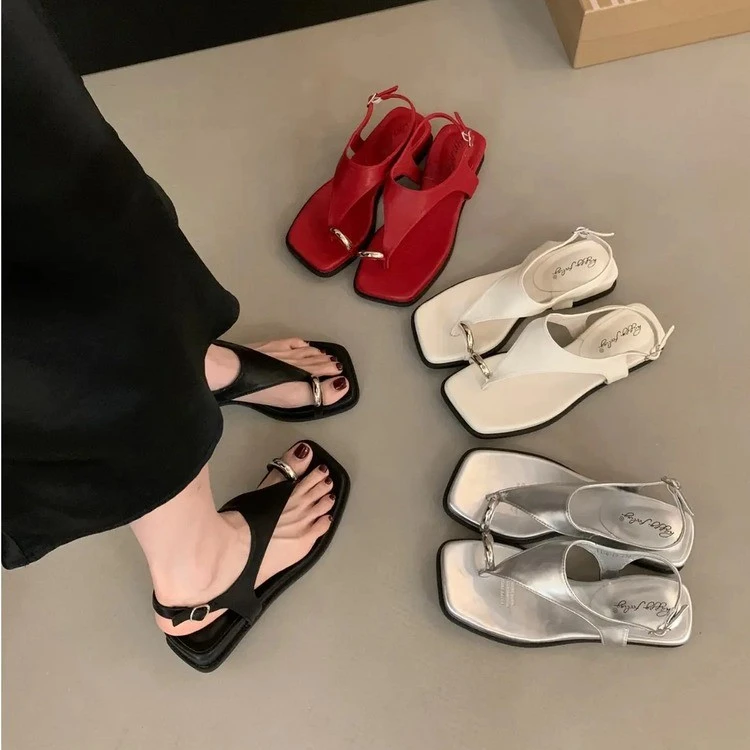 沙滩复古一字扣带坡跟套趾凉鞋女2025夏季新款配裙子夹趾罗马凉鞋