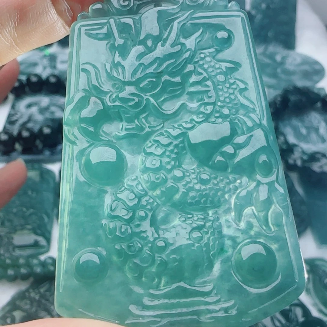 颈饰未镶嵌翡翠多样性发货天然的A货翡翠