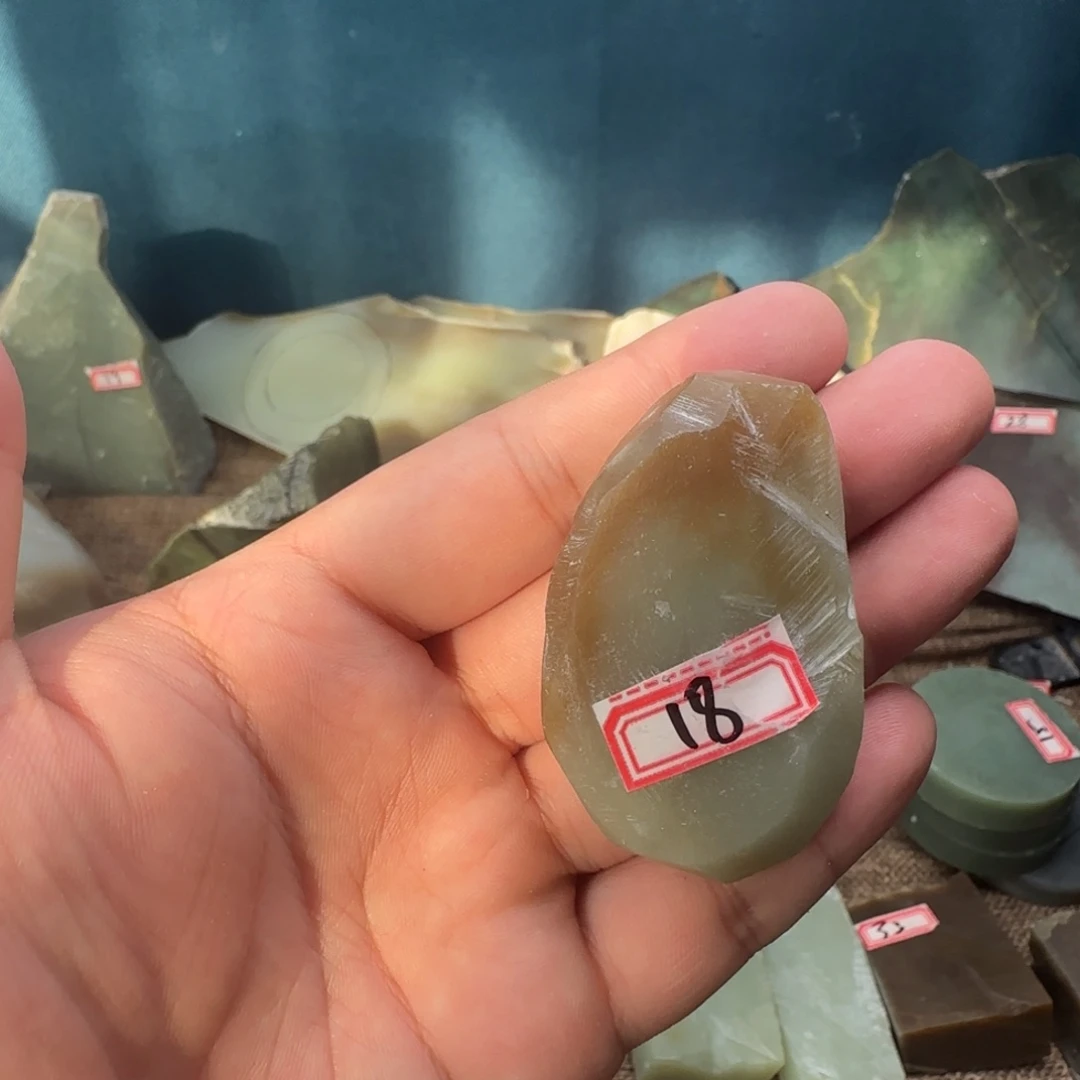 用***5和田玉（糖玉）未镶嵌珠宝奇石