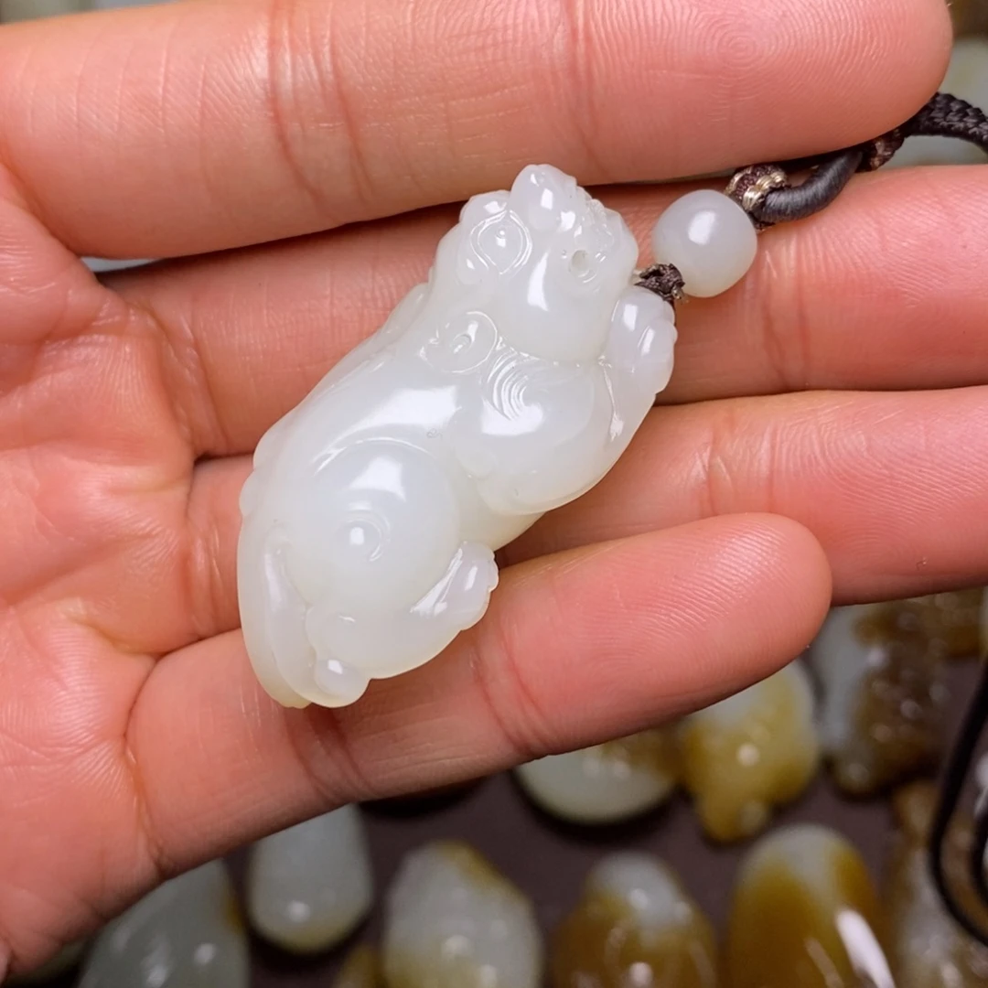 和田玉（糖玉）未镶嵌颈饰