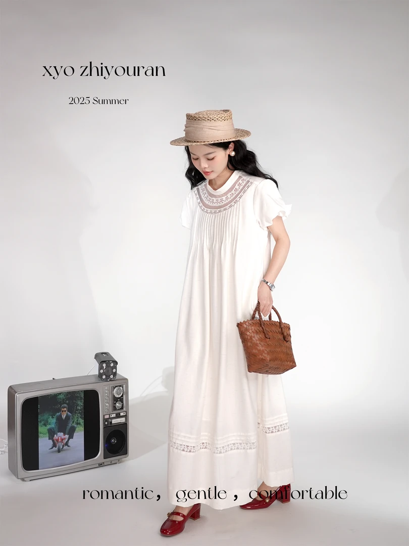 《白茶》气质小白裙简约气质可调节腰带连衣裙