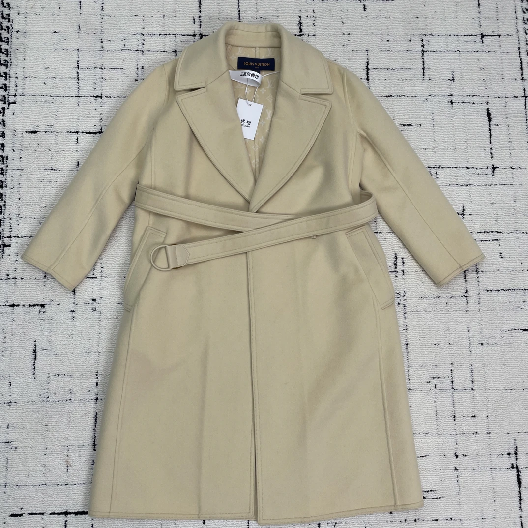 99新 LouisVuitton/路易威登 淡黄色休闲长款大衣 36码 1694