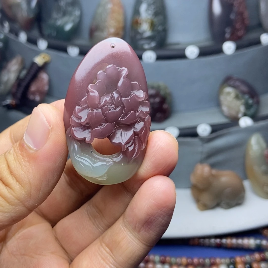 玛瑙/玉髓颈饰未镶嵌阿*提