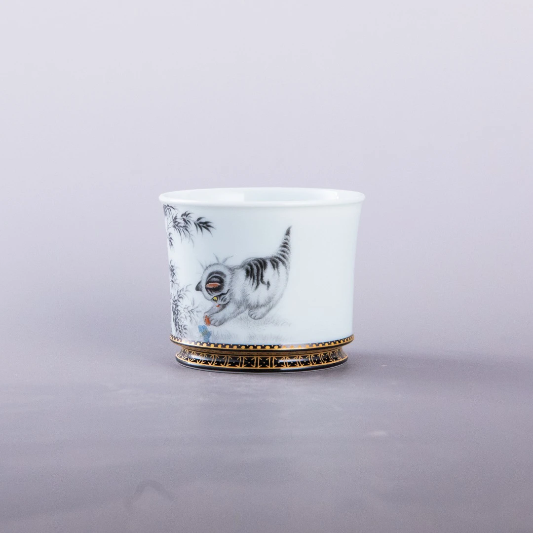 ［一见］墨彩猫戏蝶直口实用喝茶品茗杯