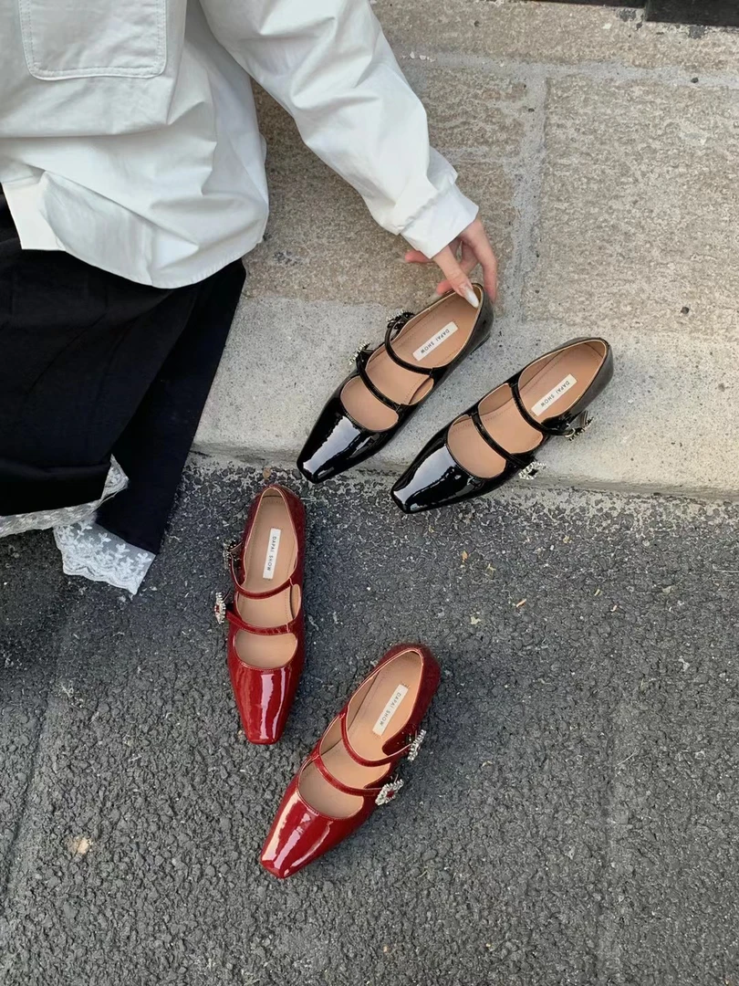 K837-3时尚百搭漆皮法式玛丽珍单鞋浅口复古方头春季女鞋一字扣