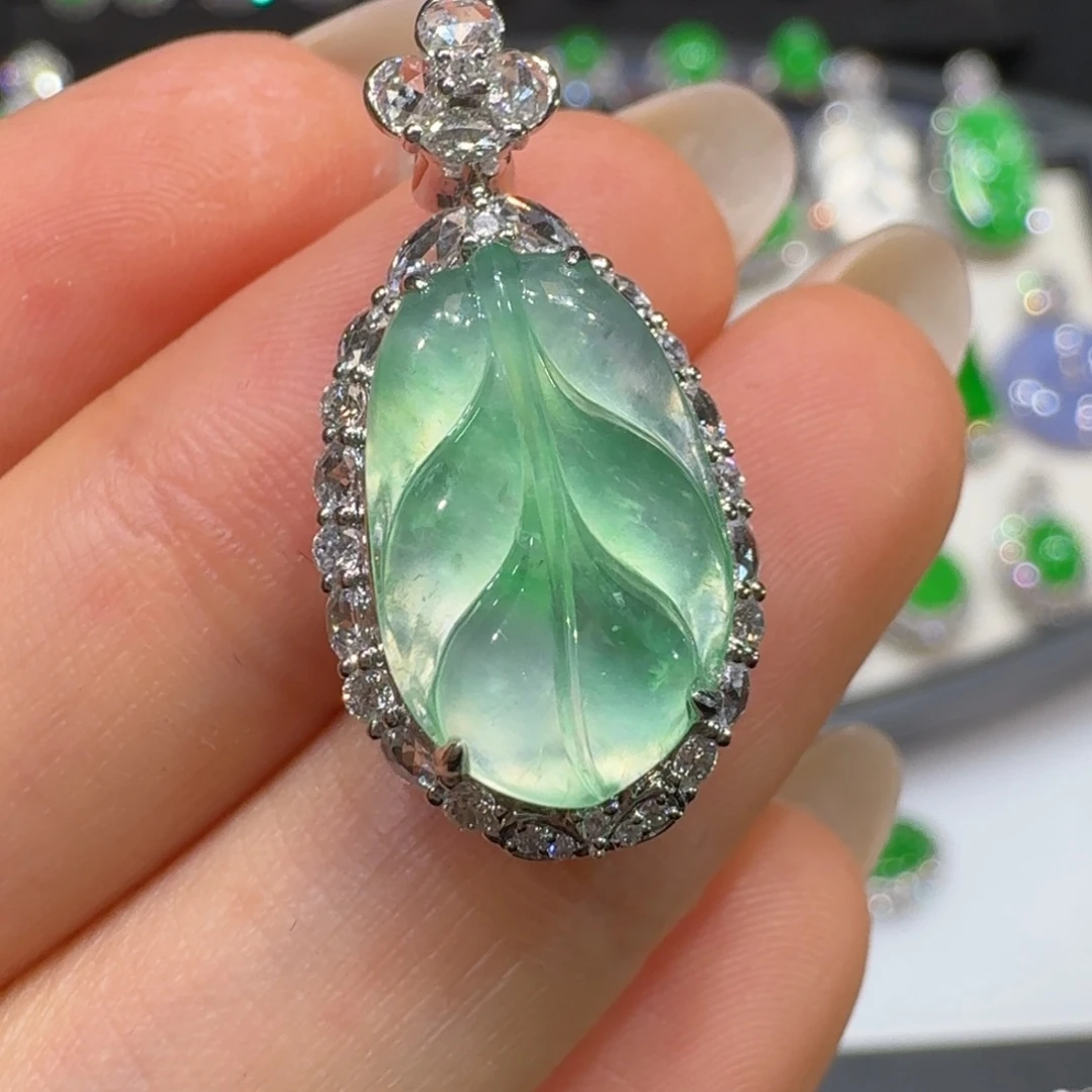 翡翠18K金镶嵌颈饰收到货48小时鉴赏期