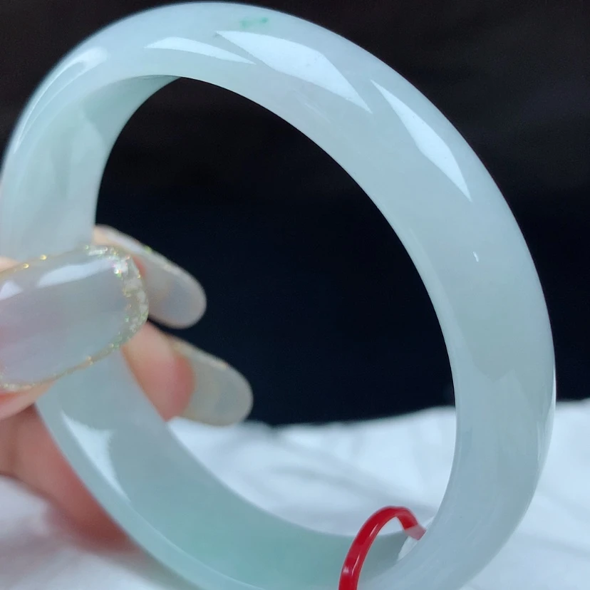 【闪购商品】未镶嵌手镯（贵妃镯）翡翠87047，