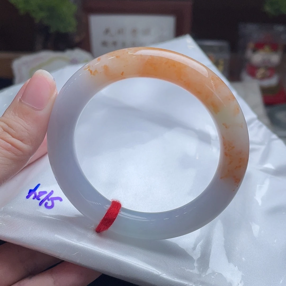 翡翠手镯未镶嵌50.1特色 锦鲤