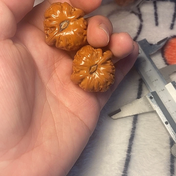 文玩核桃吊坠白30