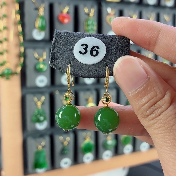 和田玉18K金镶嵌耳饰