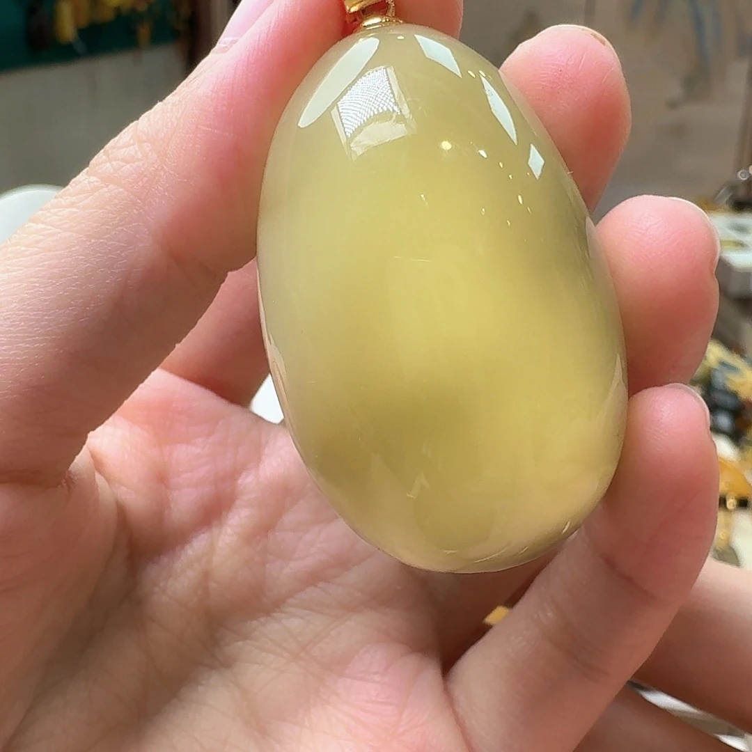 琥珀未镶嵌颈饰吊坠