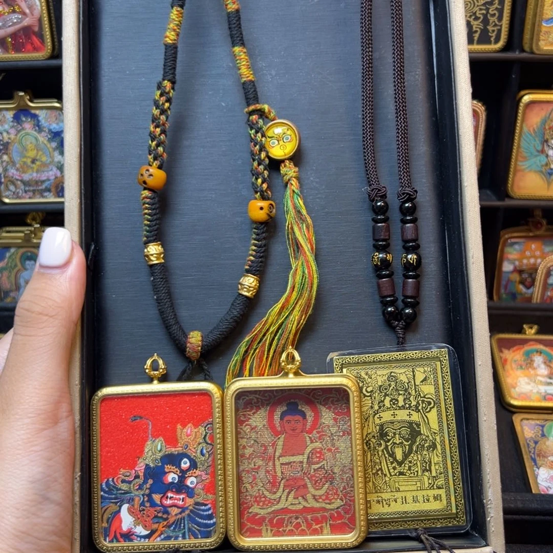 淡***吊坠美丽的小镇和美丽的