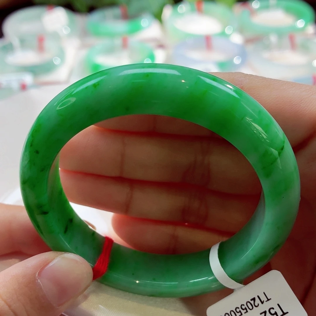 翡翠未镶嵌手镯68