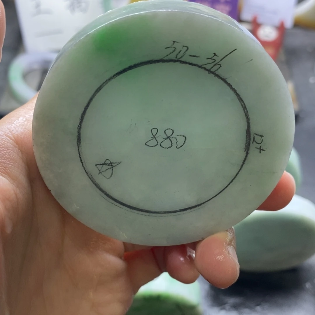 定制翡翠未镶嵌翡翠手镯