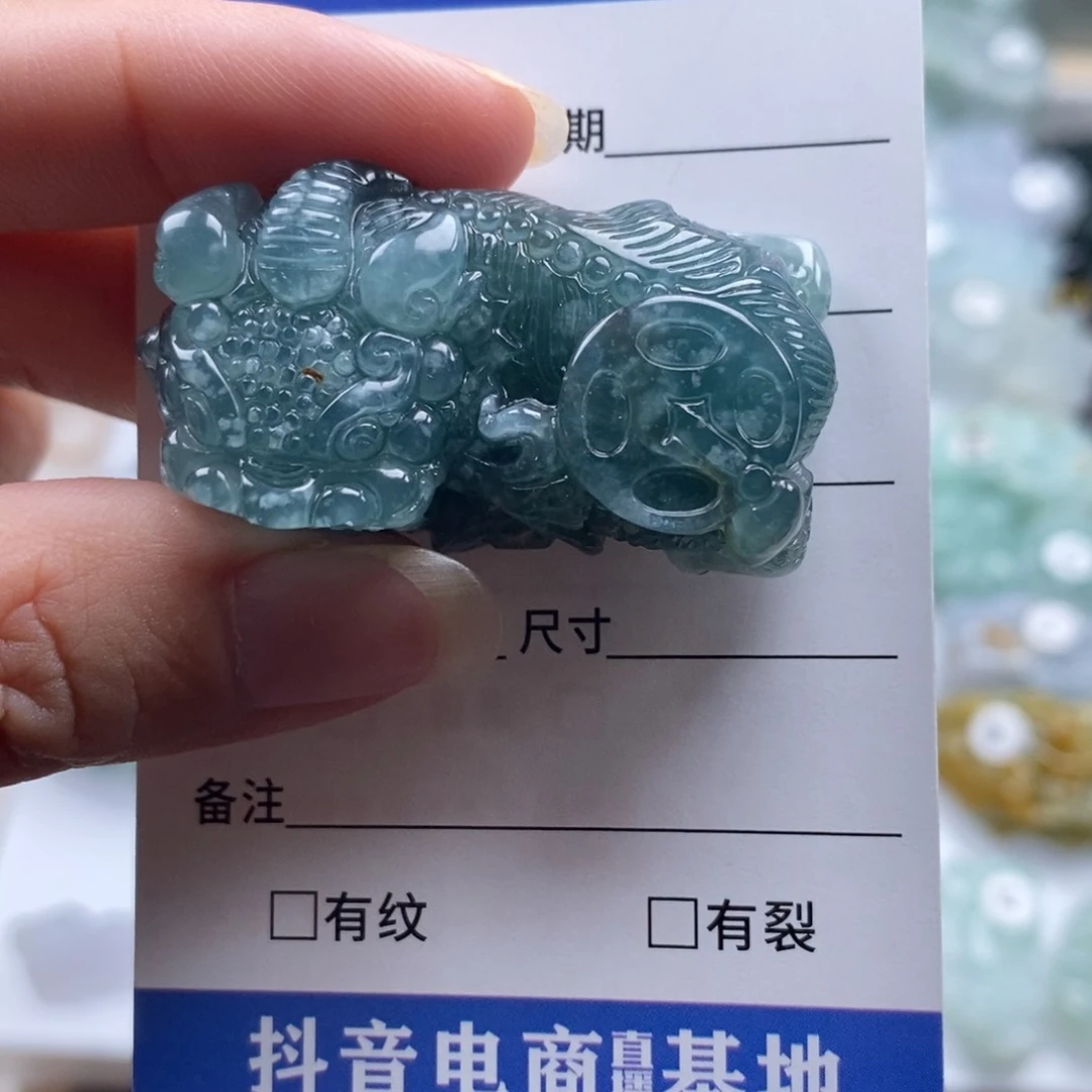 翡翠未镶嵌颈饰霸王