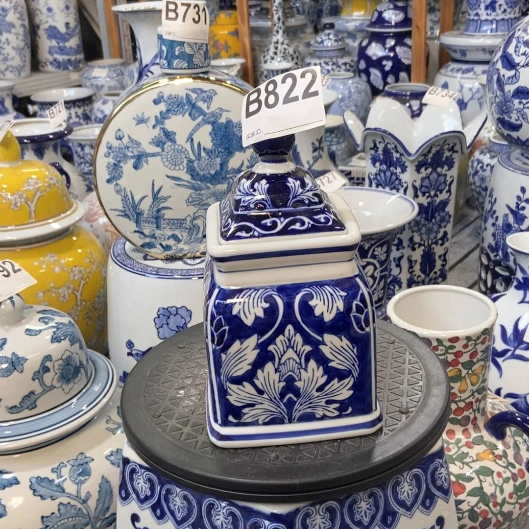 摆件花瓶手绘釉下彩