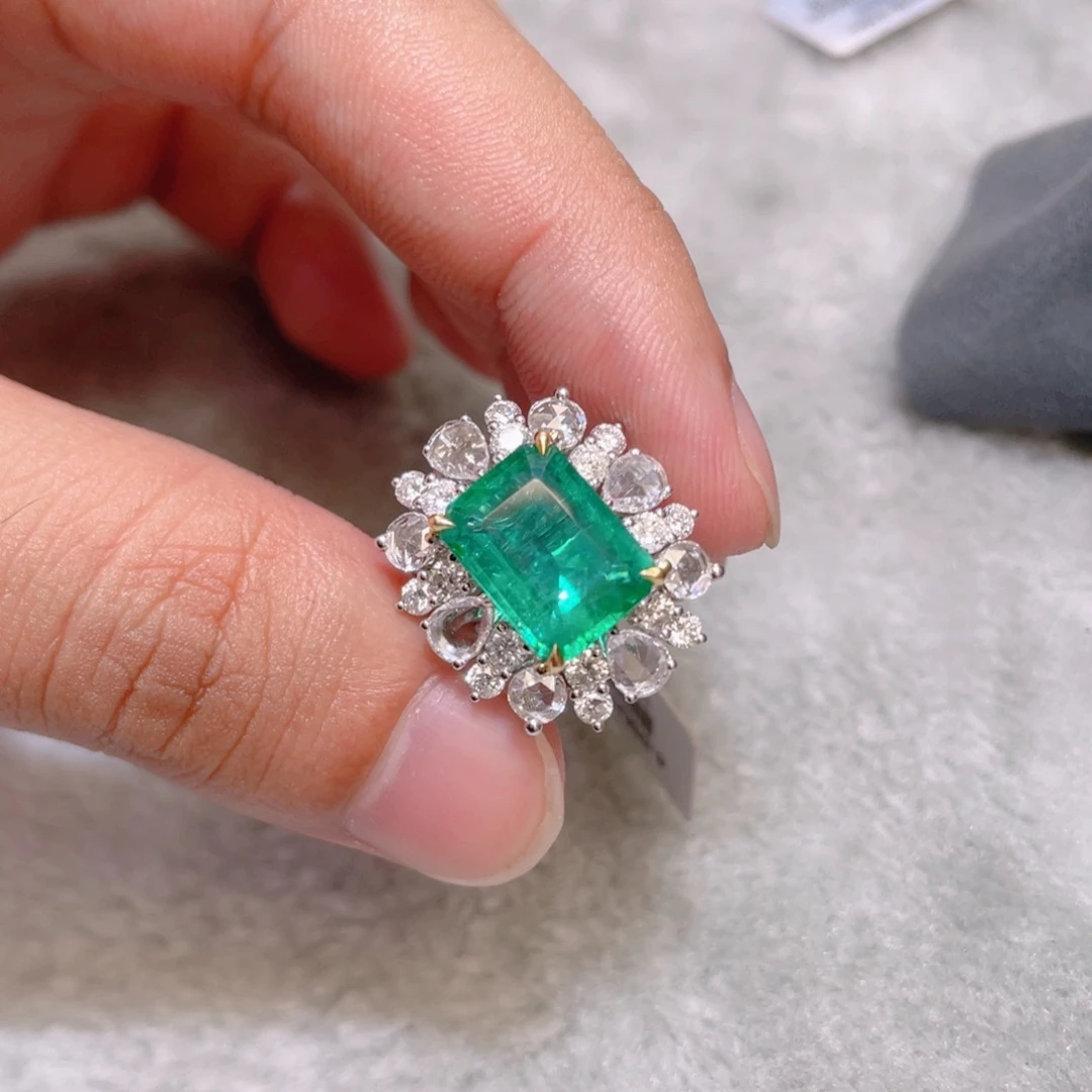 18K金镶嵌祖母绿戒指4.55ct 两用