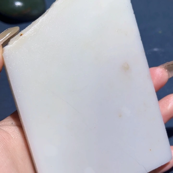 和田玉（糖玉）未镶嵌珠宝奇石