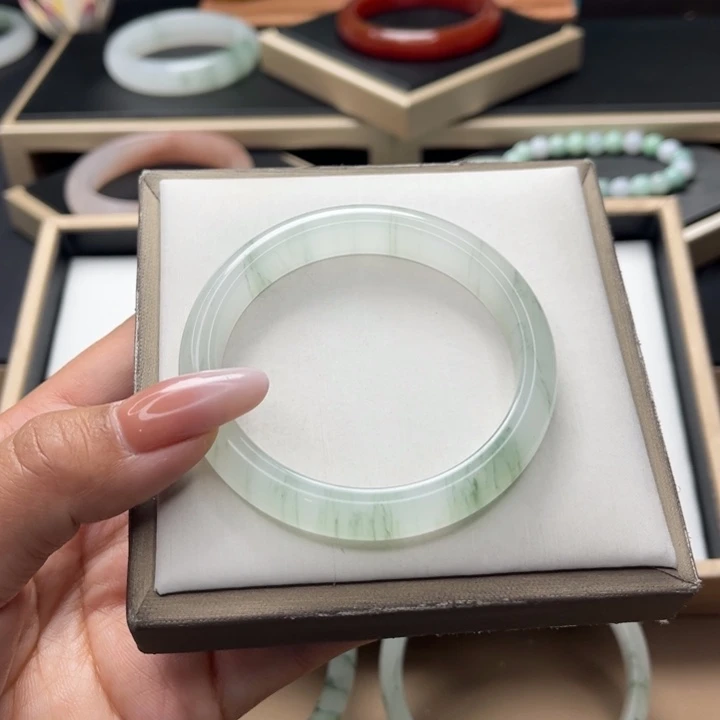 石英质玉手镯未镶嵌晨*