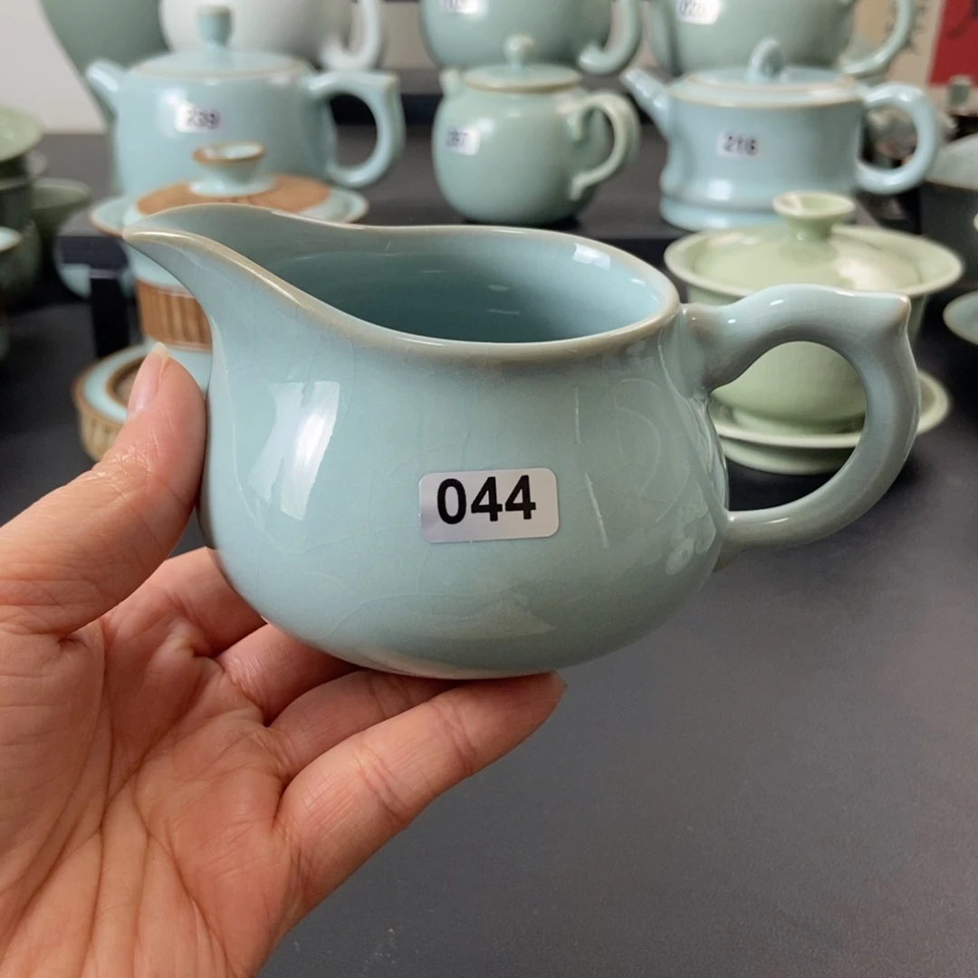 微瑕天青釉公道杯