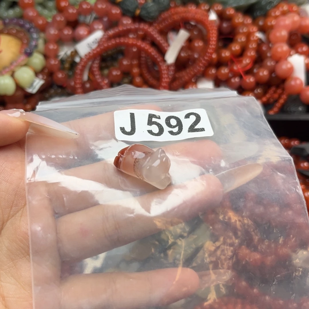 未镶嵌南红玛瑙珠宝奇石