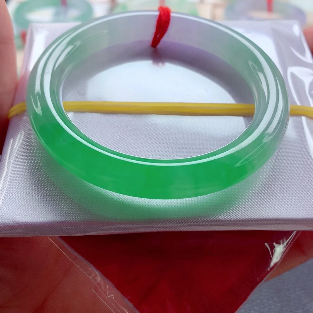 神***秘翡翠未镶嵌手镯（圆镯）师妹51正阳绿行家货绝美毕业