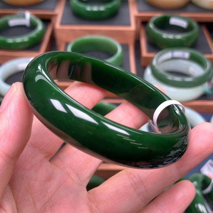 未镶嵌手镯和田玉（碧玉）