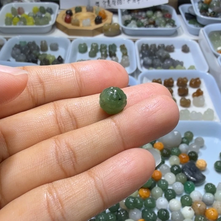 莎***鱼未镶嵌和田玉珠宝半成品
