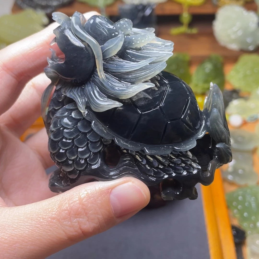 乌***克蛇纹石玉未镶嵌小摆件