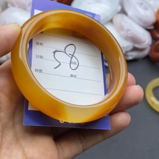 石英质玉未镶嵌手镯