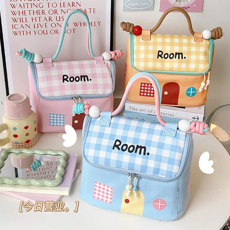 小房子高级感化妆包2025新款女生大容量便携防水手提包分区收纳袋