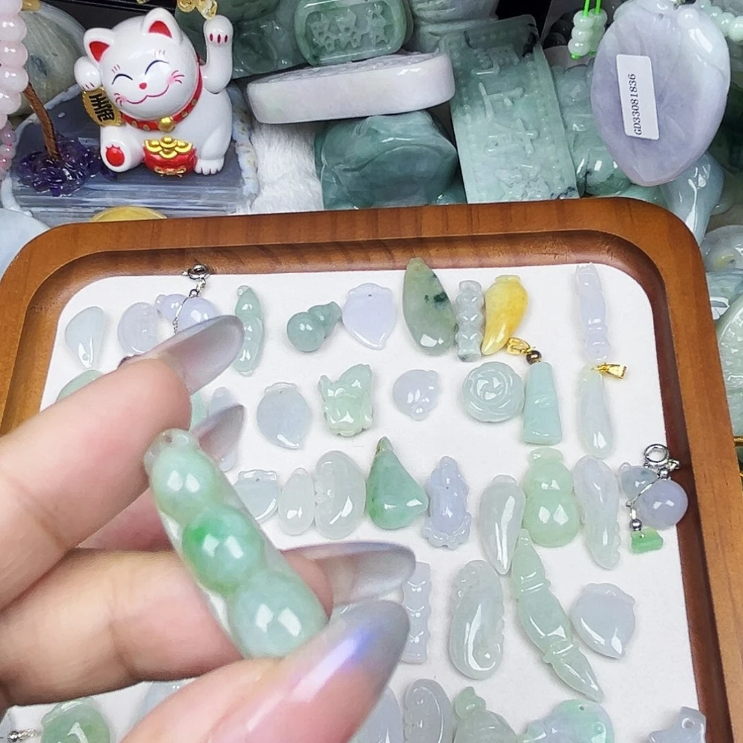 奥***a翡翠未镶嵌吊坠(不含链)111