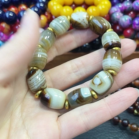 玛瑙未镶嵌手饰缠丝