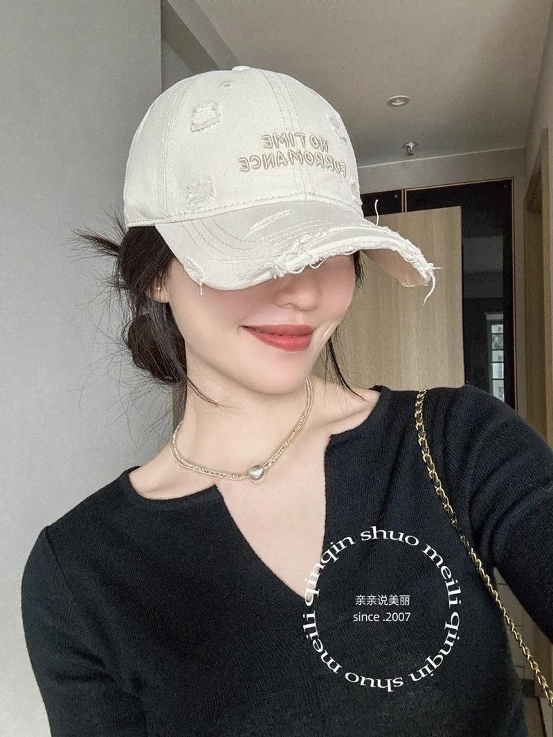 2025春夏新款立体刺绣字母破洞做旧鸭舌帽百搭男女款遮阳帽棒球帽