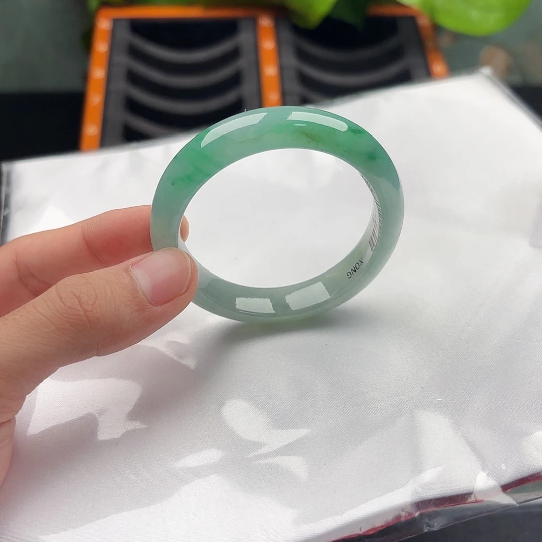 翡翠未镶嵌手镯5152 53