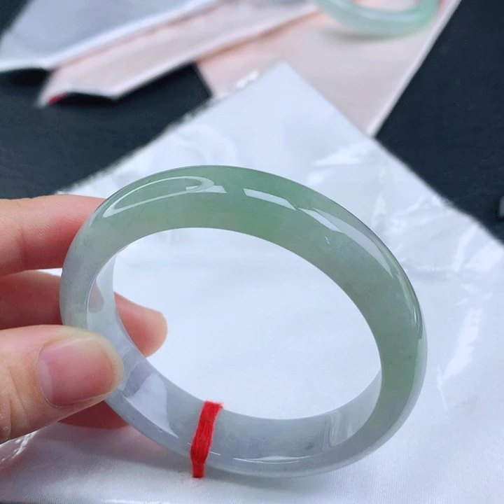 未镶嵌手镯翡翠54+湖水绿翡翠手镯