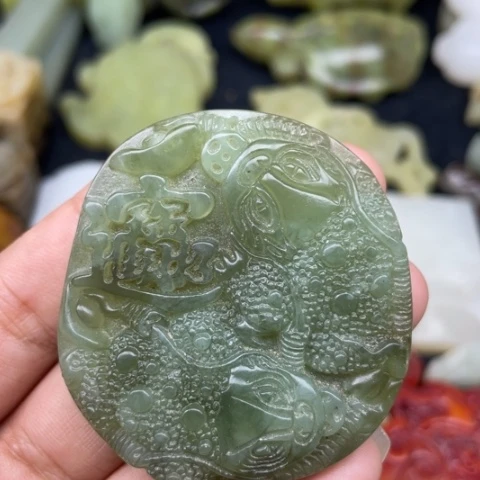 蛇纹石玉未镶嵌颈饰85