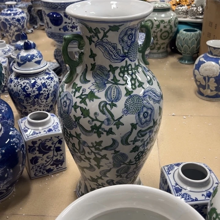 瓷片微瑕。。。。。。。。。。。。。。