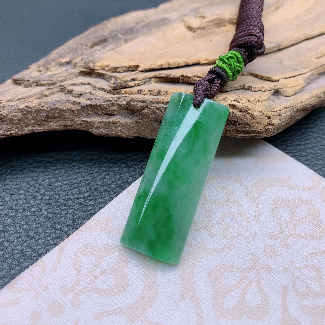 135~天然翡翠A货冰透满绿平安无事牌精雕吊坠气质高贵精美挂件